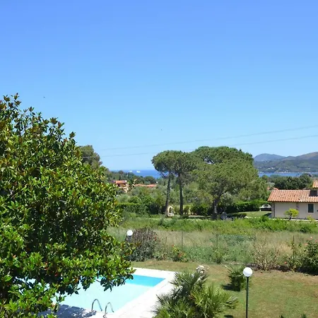 Villalara Piscina, Vista Mare Con Agevolazione Traghetti Apartman *