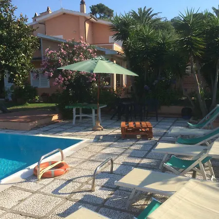 Villalara Piscina, Vista Mare Con Agevolazione Traghetti 아파트 *